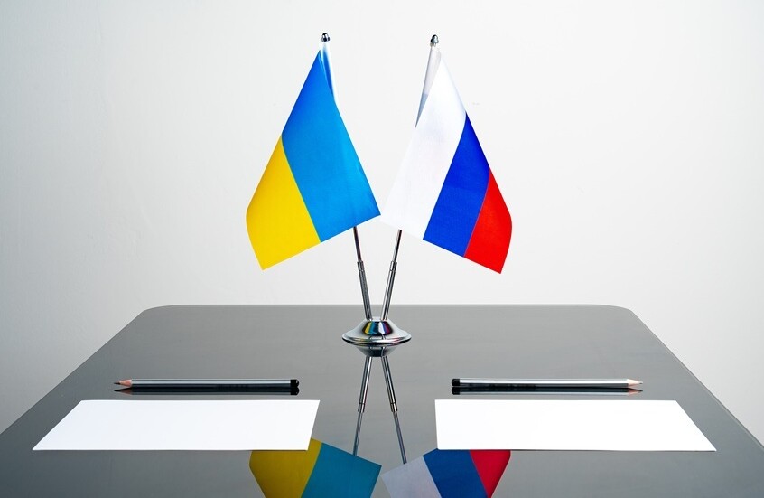 نائب ياباني: زيلينسكي بلا خبرة والوفد الروسي محترف والمفاوضات يجب أن تستمر