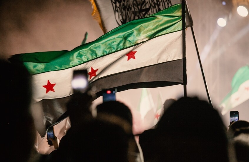 واشنطن تتحرك لرفع العقوبات عن دمشق.. مسؤولون يؤكدون بدء المراجعات الفنية