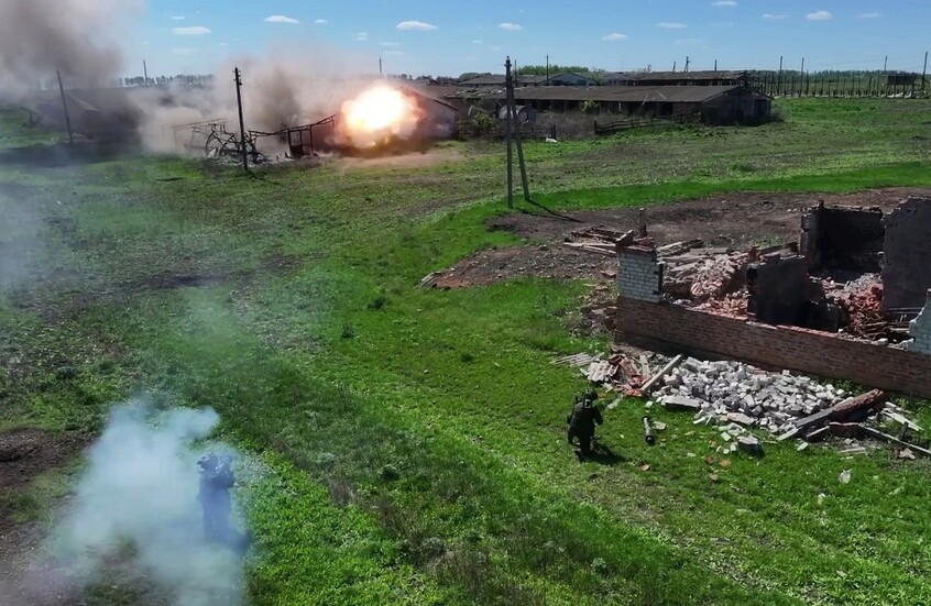 الدفاع الروسية: استعادة بلدة مهمة في دونيتسك (فيديو)