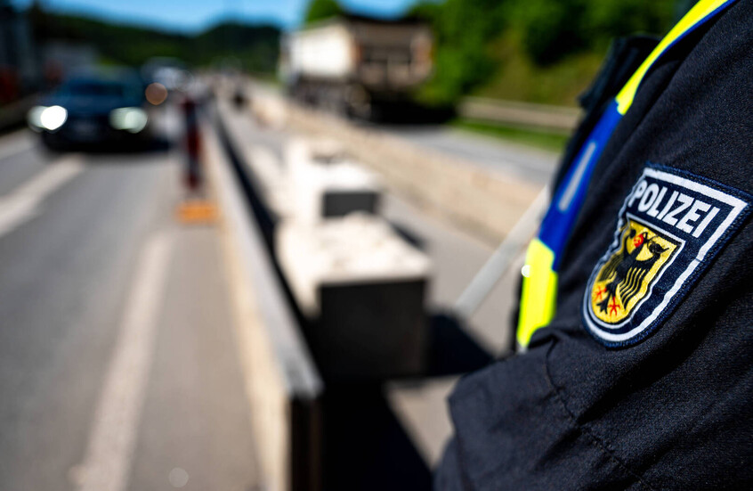 الشرطة الألمانية تعلن عن مطاردة مشتبه به بعد هجوم طعن في بيليفيلد