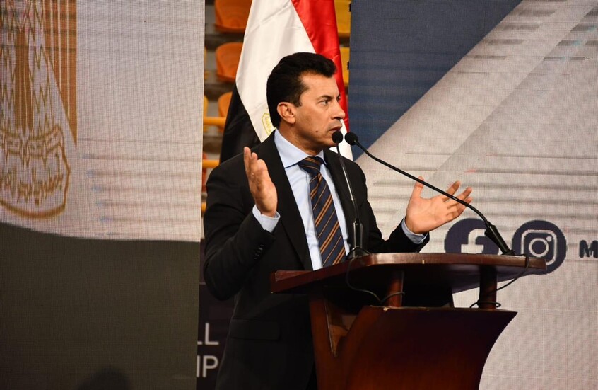 فرحة مشجع تهز الملاعب في مصر.. وقرار وزاري بالتحقيق العاجل
