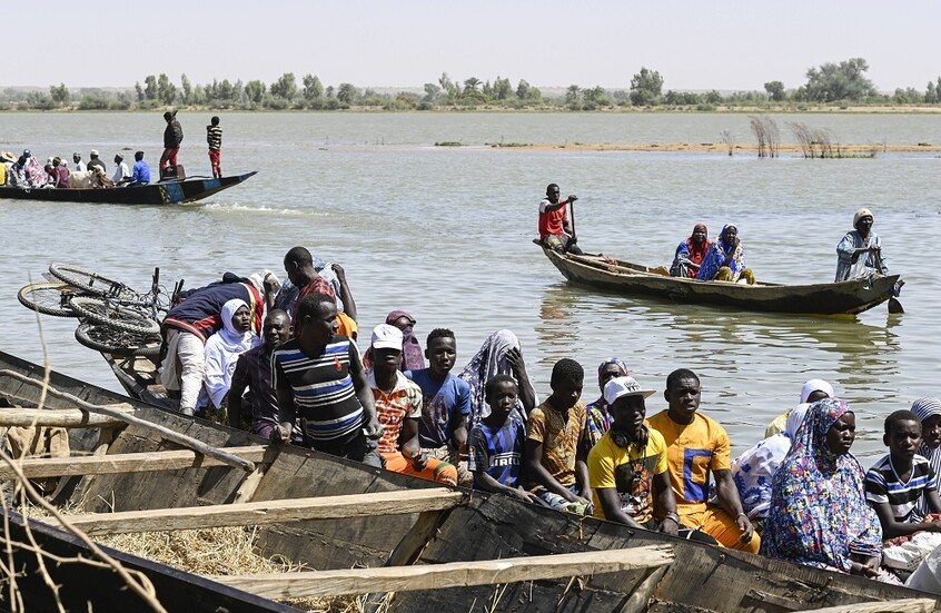 مصرع 37 شخصا بغرق عبارة في نيجيريا