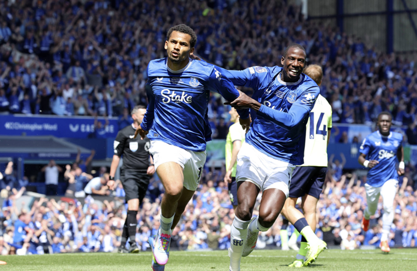 إيفرتون يودع ملعب "جوديسون بارك" بثنائية في شباك ساوثهامبتون