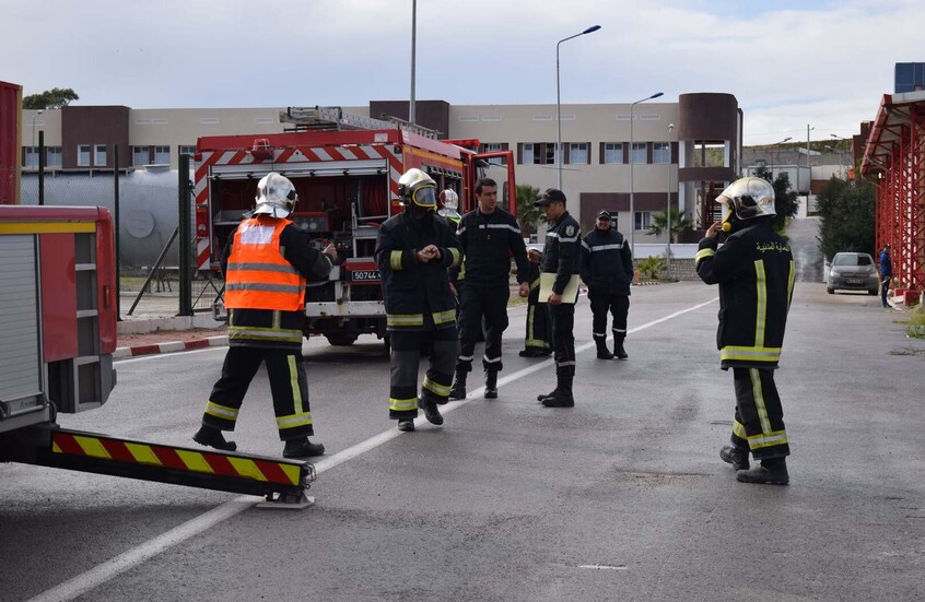 تونس.. إصابات في اصطدام حافلة بمقهى في القيروان (صور + فيديو)