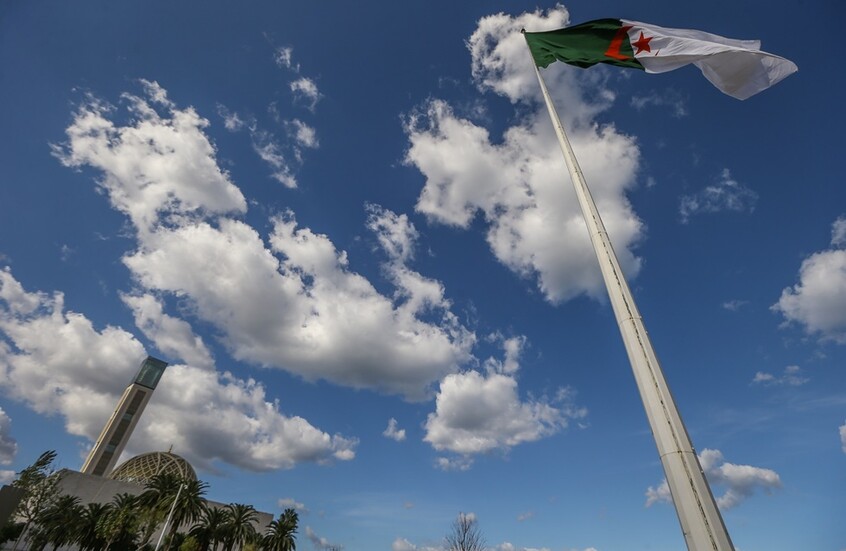 فرنسا تفرض على حاملي جوازات السفر الدبلوماسية الجزائرية "طلب تأشيرة"