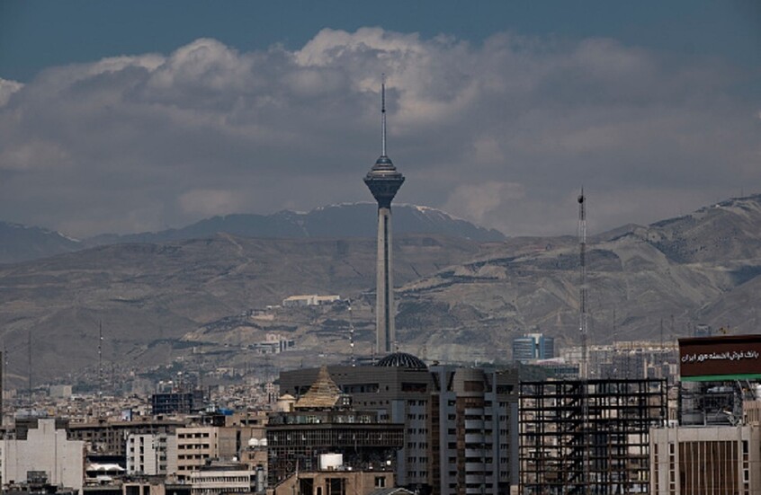 طهران تستدعي القائم بالأعمال البريطاني احتجاجا على "اعتقال مواطنين إيرانيين بشكل غير قانوني"