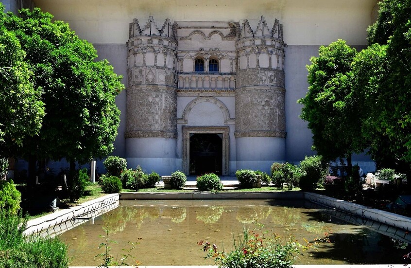 سوريا.. صرف مكافأة "سخية جدا" لموظفين قاما بحماية أهم متحف في دمشق ليلة سقوط الأسد (فيديو)