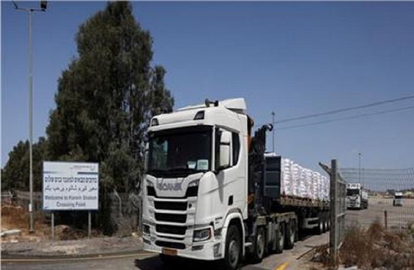 الأمم المتحدة: 9 شاحنات مساعدات إلى غزة قطرة في محيط