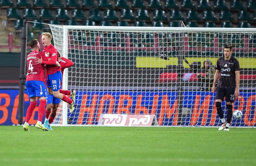 روسيا.. تسيسكا ينجو من الهزيمة في "ديربي" العاصمة موسكو أمام لوكوموتيف (فيديو)