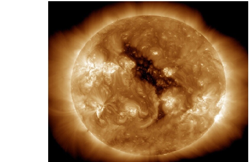 خبيرة: من غير المرجح أن يتسبب الثقب الإكليلي في عواصف مغناطيسية شديدة