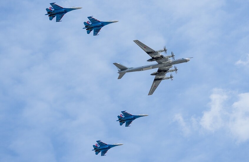 قاذفات استراتيجية روسية من طراز Tu-95MS تنفذ طلعات مجدولة فوق بحر بارنتس