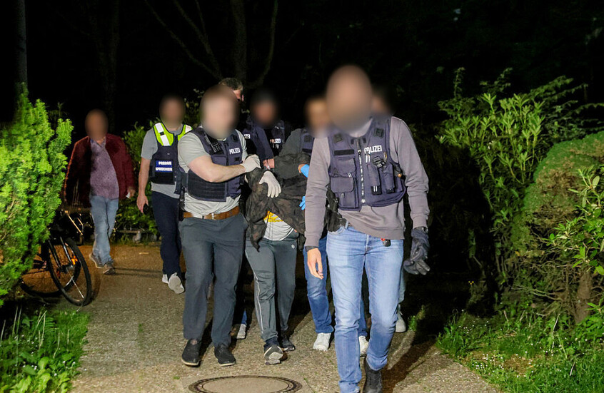 ألمانيا: تفكيك خلية إرهابيين من اليمين المتطرف هاجموا لاجئين ومعارضين سياسيين