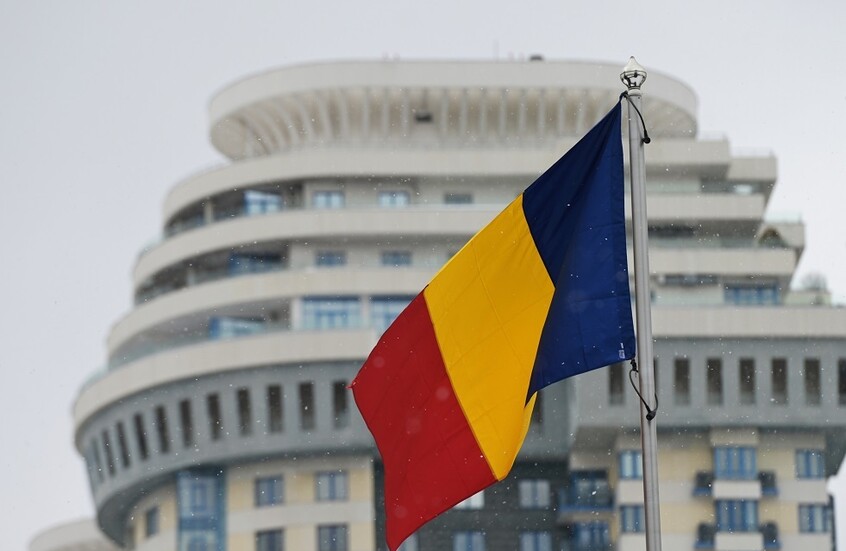 الرئيس الروماني المنتخب يتحدث عن "قلق حل بماكرون"