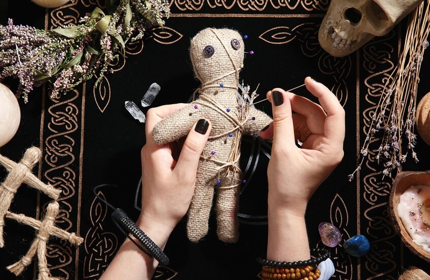 جدل واسع في الجزائر ومطالبات بتشديد عقوبات ممارسة السحر والشعوذة