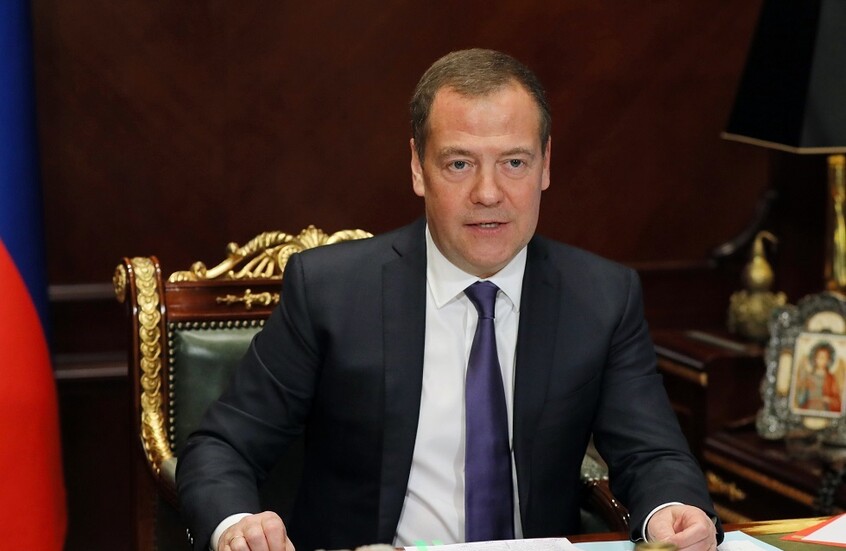 خبير يحذر من تصريح مدفيديف حول الفرصة الأخيرة للمفاوضات مع أوكرانيا