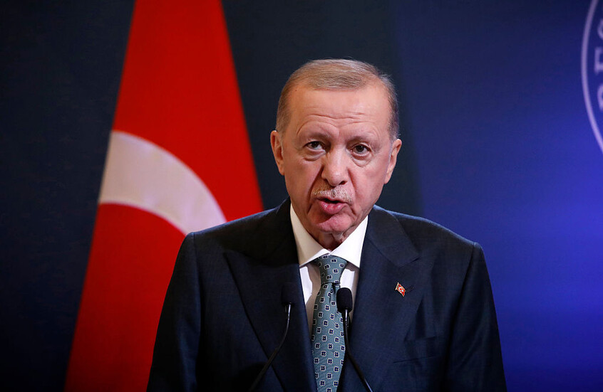 أردوغان يشيد برفع العقوبات عن سوريا ولا يستبعد لقاء ترامب