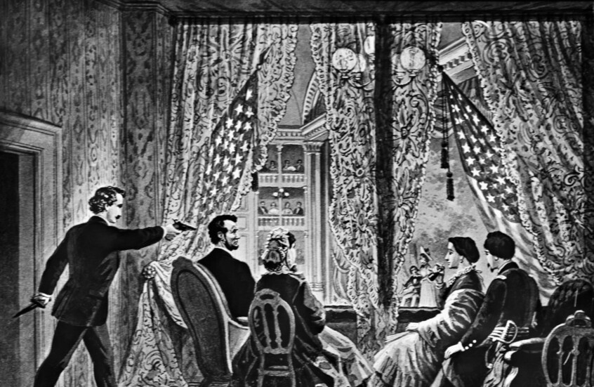 قفازات لطخت بالدم ليلة اغتيال الرئيس الأمريكي السادس عشر تباع في مزاد (صور)