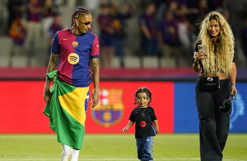 غلق الباب أمام الدوري السعودي.. رافينيا يوجه رسالة لجماهير برشلونة