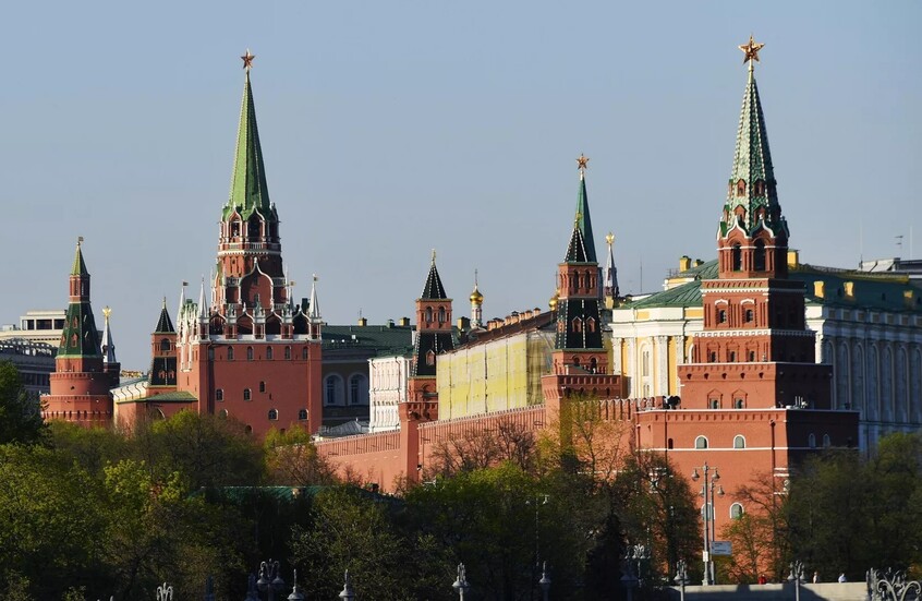 خبير هنغاري: نظام كييف يستفز موسكو بالمسيّرات لتعطيل جهود التسوية السلمية