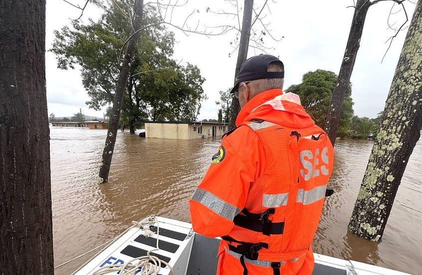 فيضانات تضرب شرق أستراليا.. أربعة قتلى ومفقود واحد وآلاف العالقين