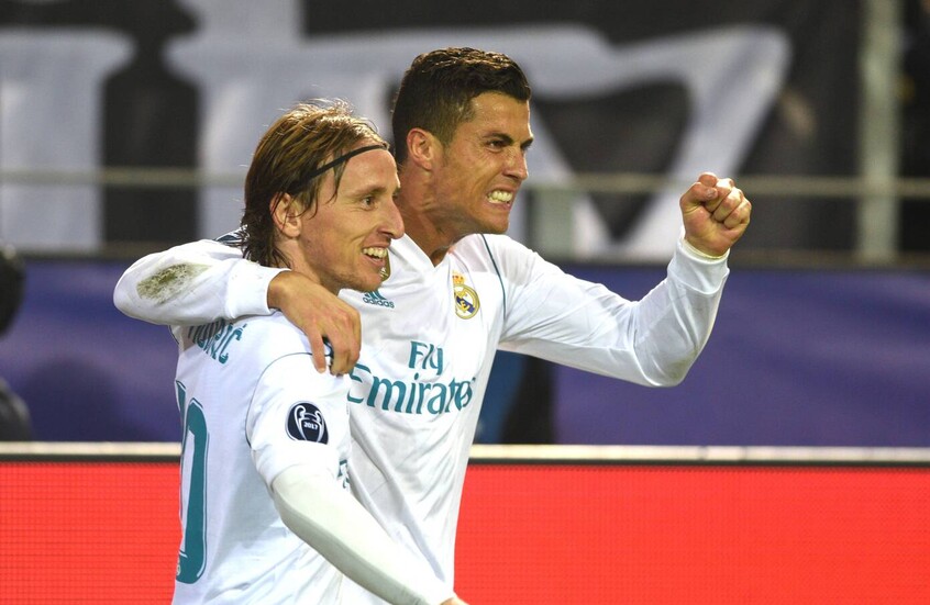 الوداع الحزين.. ماذا قال رونالدو لمودريتش بعد إعلان رحيله عن الريال؟