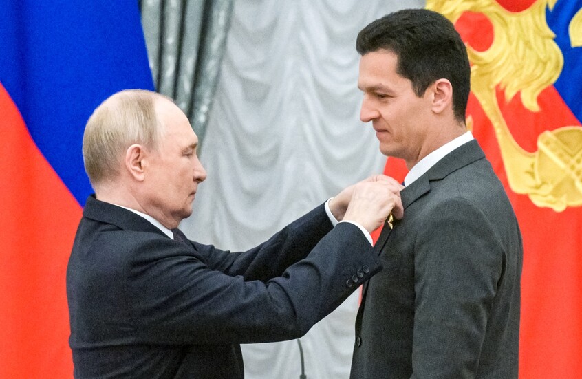 بوتين يمنح ثلاثة رواد فضاء لقب "بطل روسيا"