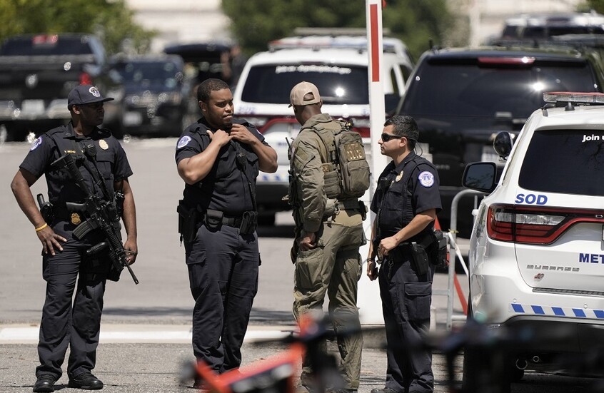 "القائد الجزار" زعيم "طائفة القتل المهووسة" يمثل للمحاكمة في أمريكا