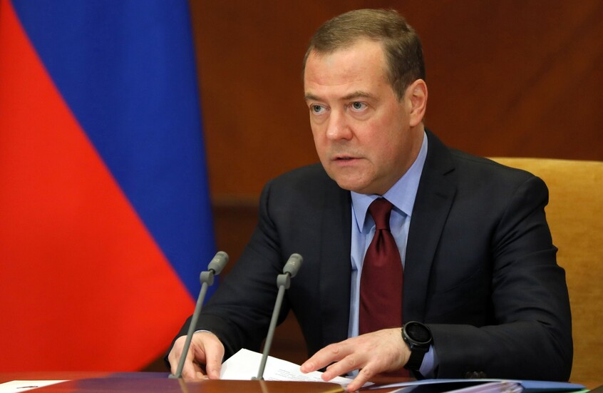 مدفيديف يندد بصمت أوروبا على استهداف قوات كييف المدنيين