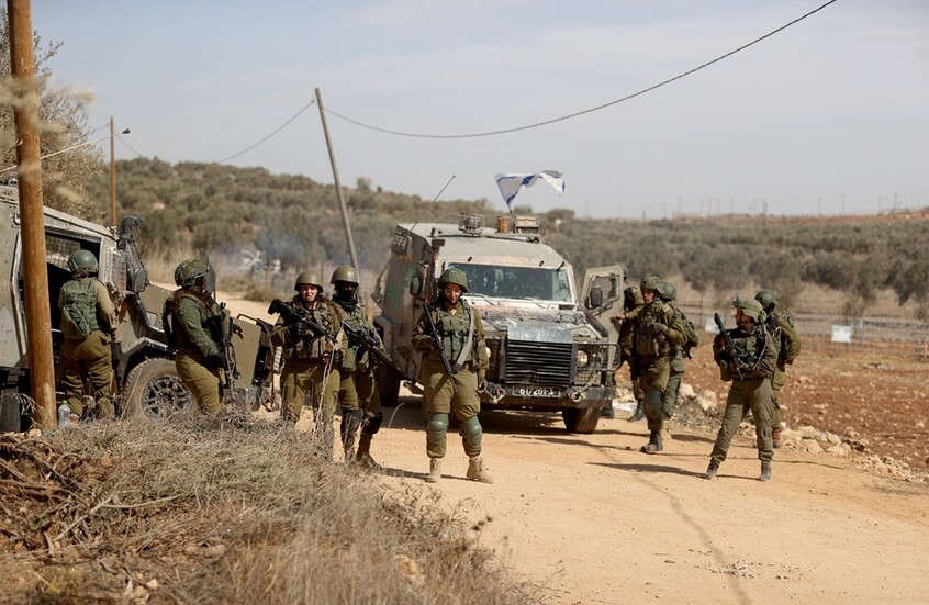 الضفة الغربية.. القوات الإسرائيلية تطلق النار على فلسطيني بدعوى محاولته تنفيذ عملية طعن