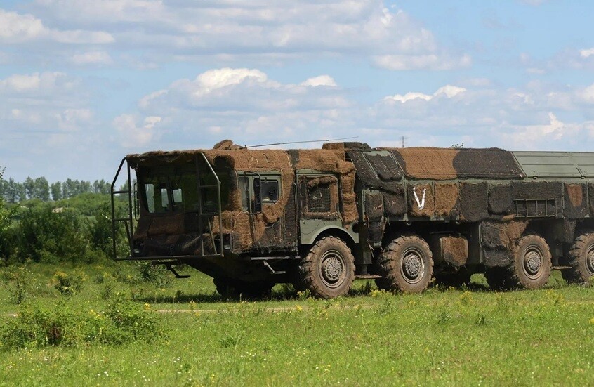 الجيش الروسي يوجه ضربة صاروخية ضد سفينة تحمل شحنة عسكرية متجهة إلى أوديسا