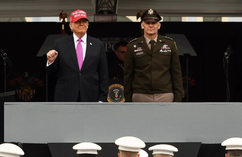 ترامب: الجيش الأمريكي يدرس تكتيكات الحرب الحديثة على ضوء الصراع في أوكرانيا