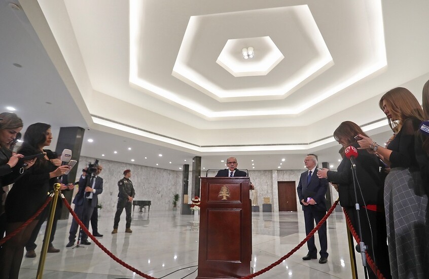 رئيس الحكومة اللبنانية يعلق على التقارير حول صفقة تبادل الأسرى