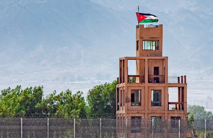 السلطات الأردنية تكشف عن عمليات أمنية لإحباط تهريب حبوب مخدرة إلى المملكة من الشمال والغرب (صور)