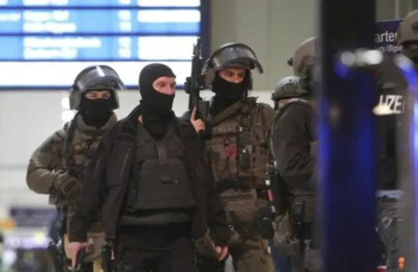 وسائل إعلام ألمانية: المشتبه بها في حادثة الطعن في هامبورغ كانت نزيلة مصحة نفسية