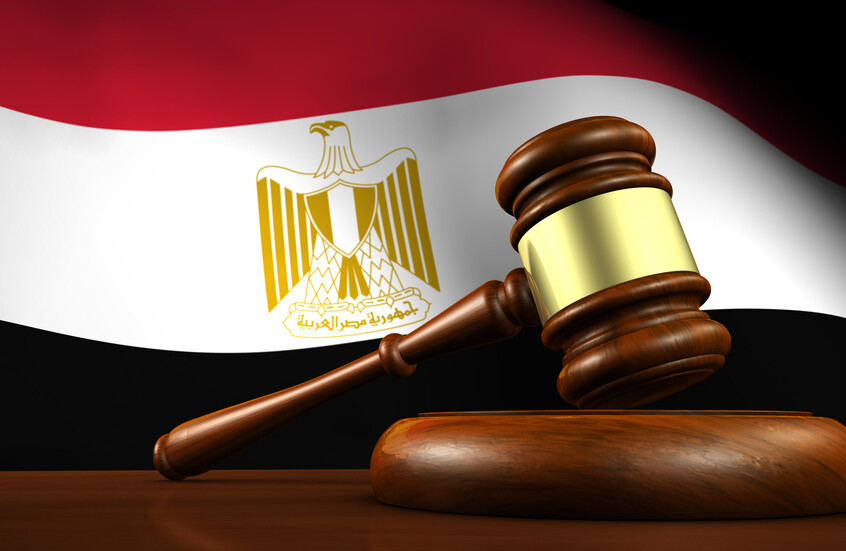 مصر.. "القنصل" خلف القضبان لـ5 سنوات والقضاء يصدر أحكامه بقضية أثارت ضجة كبيرة في البلاد