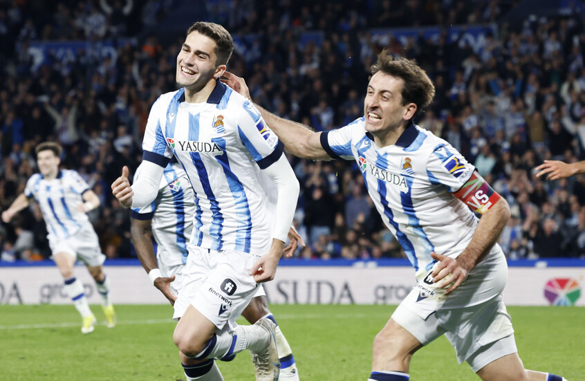 ريال سوسيداد يستعين باللغة الروسية لتهنئة لاعبه