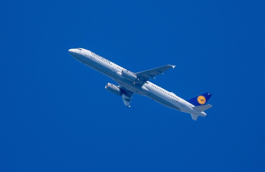 "لوفتهانزا" تمدد تعليق رحلاتها إلى تل أبيب