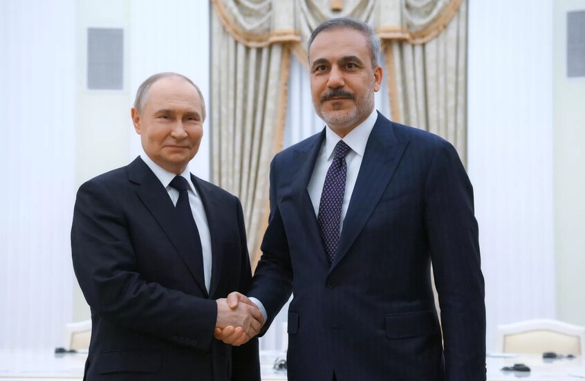 الخارجية التركية: فيدان ناقش مع الرئيس بوتين تطورات الملف الأوكراني