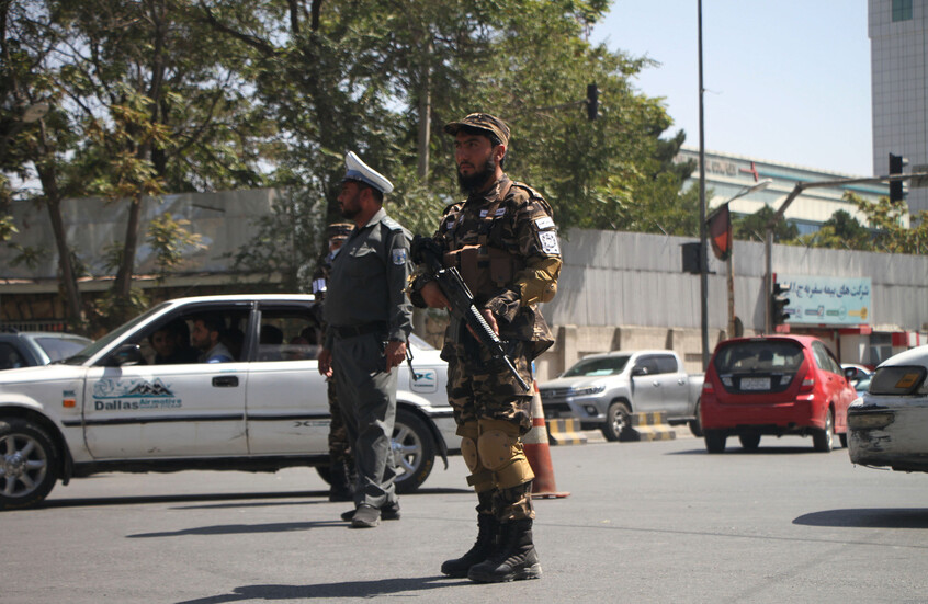 أفغانستان... مقتل طبيب وإصابة آخر في اعتداء على فريق طبي لتطعيم الأطفال