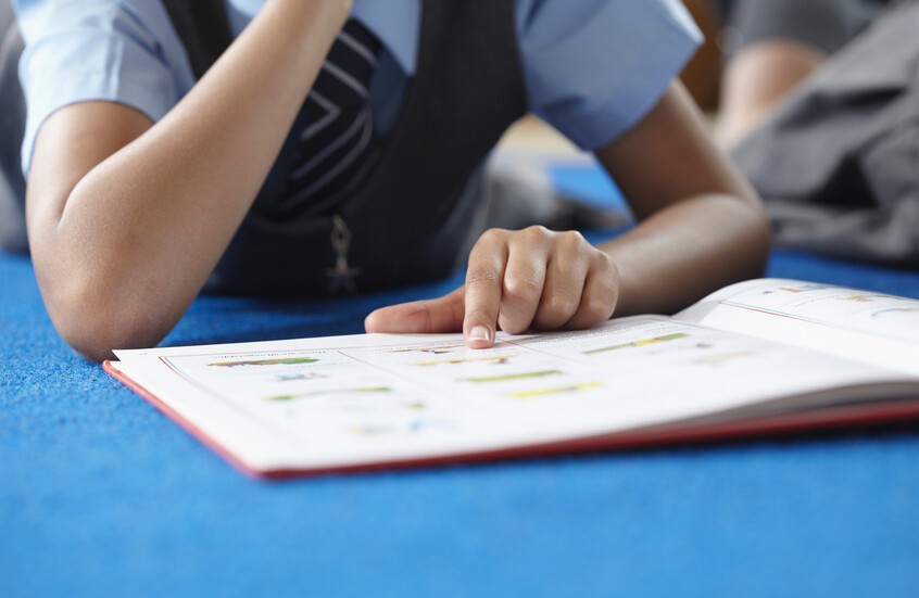 خبيرة بريطانية: العنف الجنسي في المدارس أزمة صحية عامة