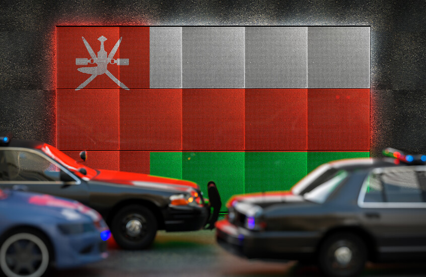 شرطة سلطنة عمان تعلن القبض على 5 مصريين وسوداني و8 بنغلادشيين وتكشف عن جرائمهم