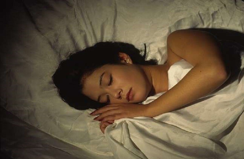 علماء يدحضون أسطورة المعيار الصحي للنوم