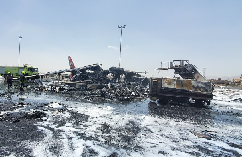 إسرائيل تدمر آخر طائرة في مطار صنعاء الدولي (فيديو)