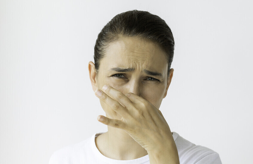 أطعمة تغيّر رائحة جسمك!.. العلاقة بين النظام الغذائي والتعرق