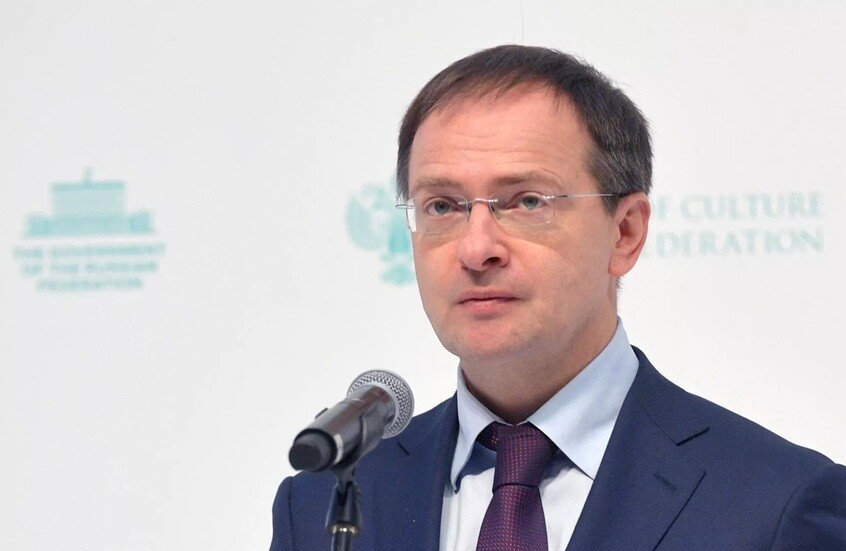 رئيس الوفد المفاوض الروسي يتصل بوزير الدفاع الأوكراني