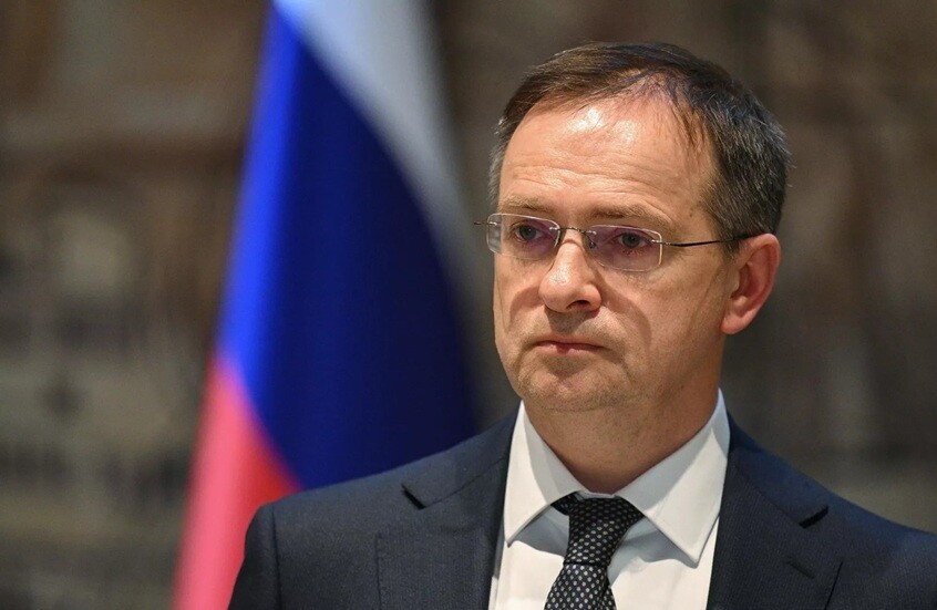 النازيون الأوكرانيون يوجهون تهديدات لعائلة رئيس وفد المفاوضات الروسي