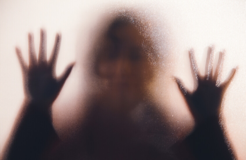 قضية تهز فرنسا.. محاكمة جراح اعترف بالاعتداء على مئات الأطفال تحت التخدير!