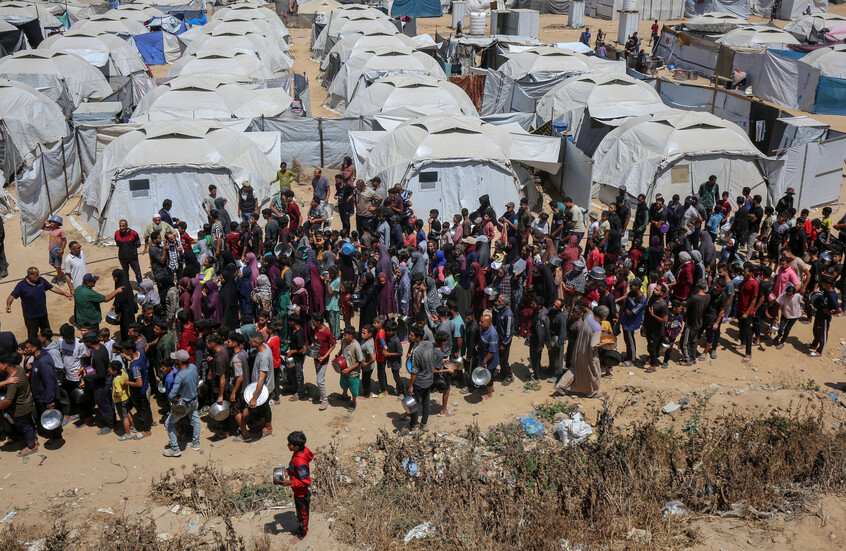 وكالة: مقتل شخصين على الأقل في اقتحام دام لمستودع للأمم المتحدة بغزة