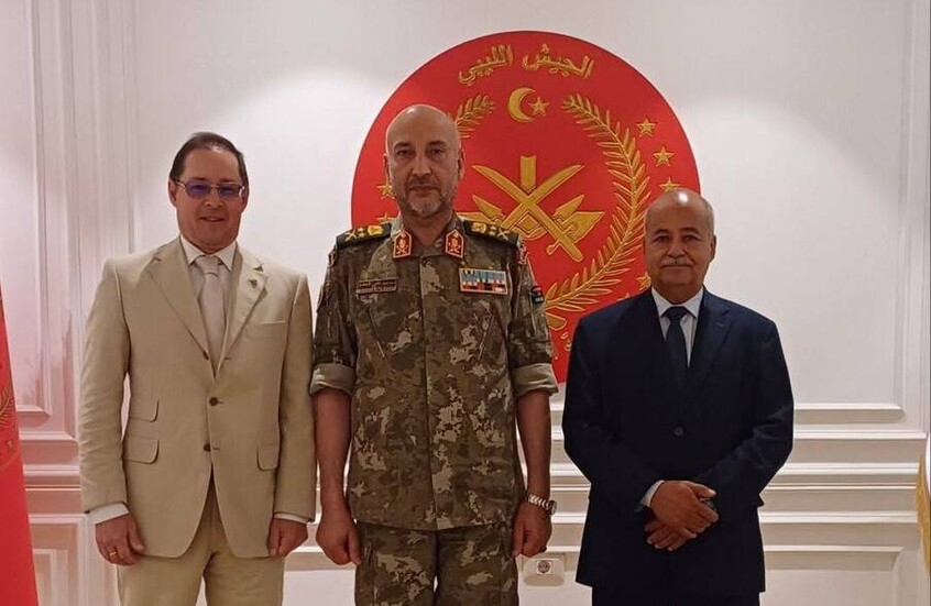 ليبيا.. رئيس الأركان العامة للجيش يبحث مع السفير الروسي تثبيت وقف إطلاق النار في طرابلس