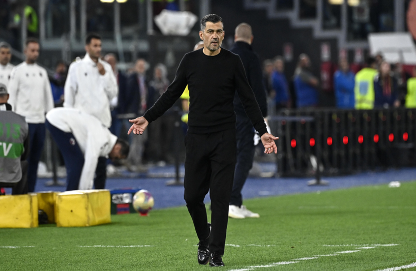 ميلان يقيل مدربه كونسيساو تمهيدا لعودة أليغري